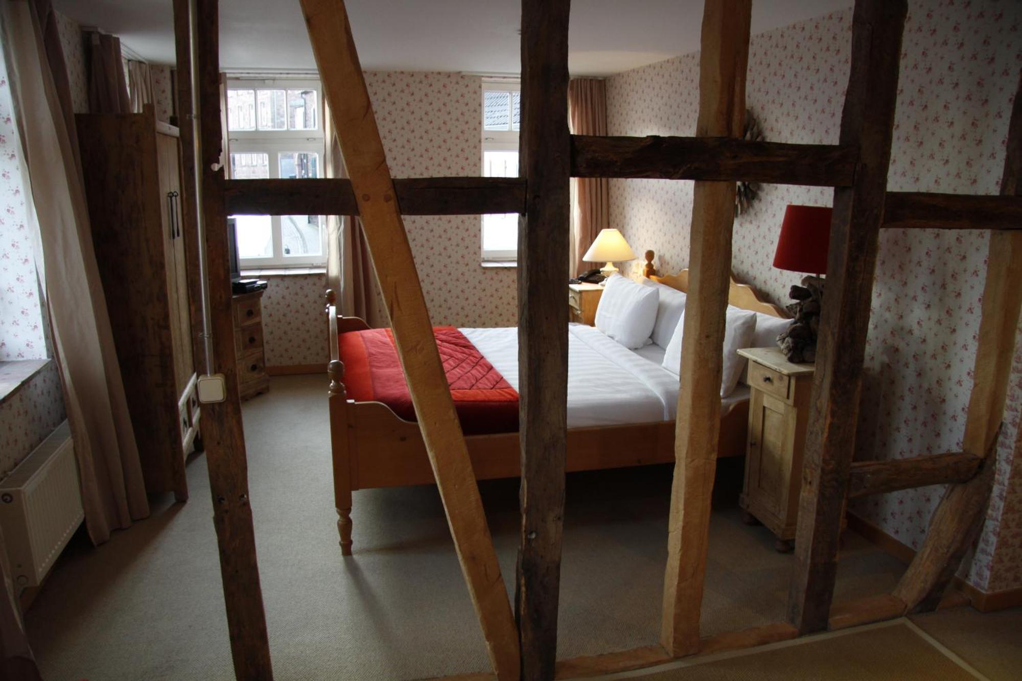 Zur Ewigen Lampe Romantisches Landhotel & Restaurant Nideggen Habitación foto